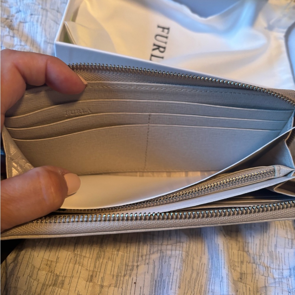 NWT Furla Beige Women's Wallet - Picture 3 of 12